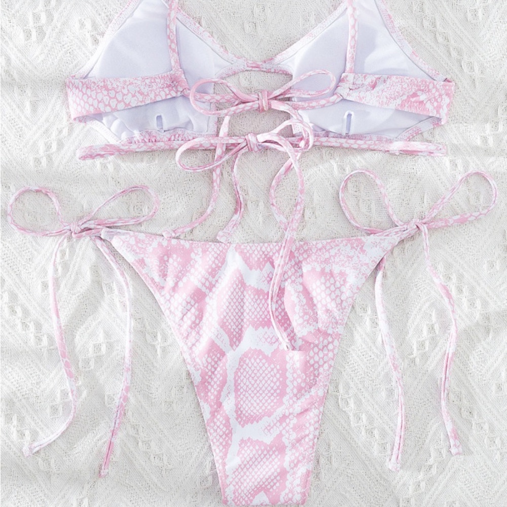 Women’s SHEIN Pink and White Bikini Swim Set size medium